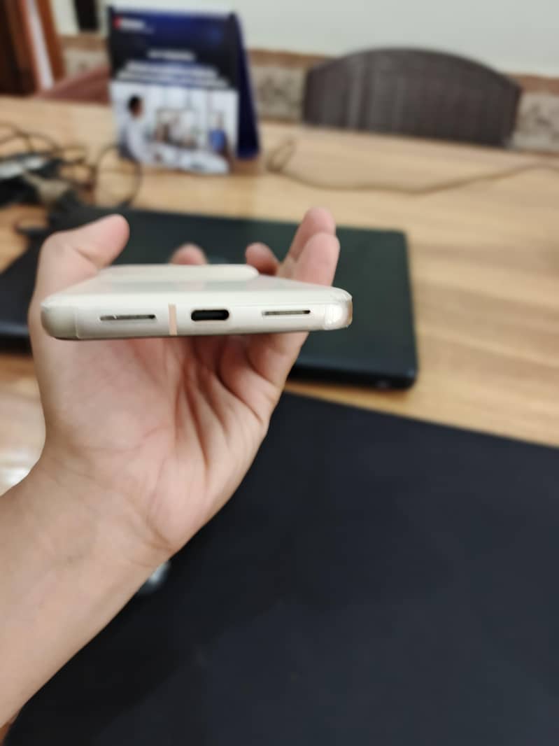 Google Pixel 8 5
