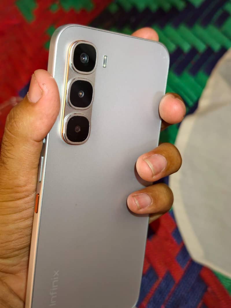 Infinix 4