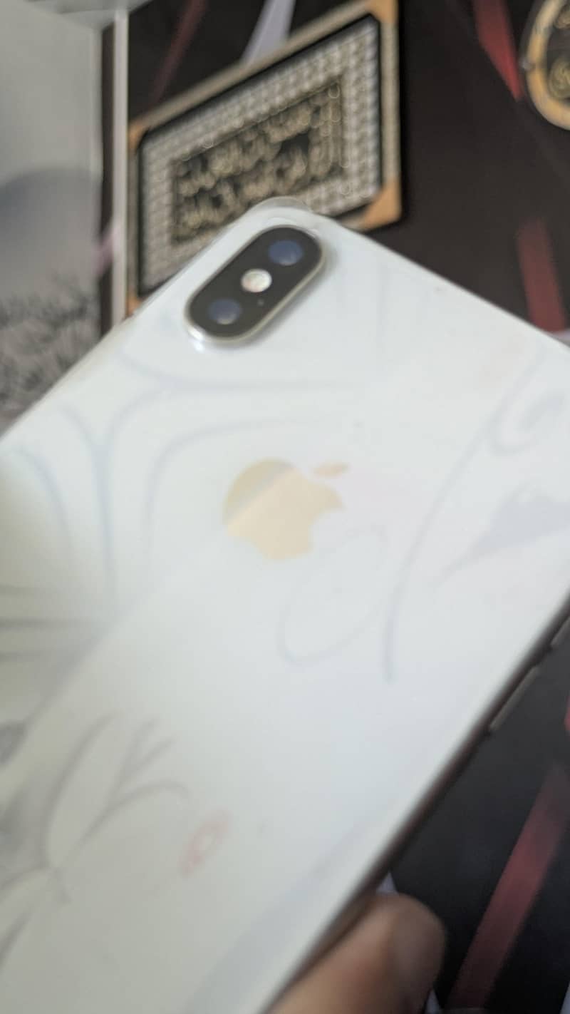 Apple iPhone X 3