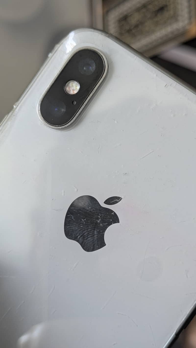 Apple iPhone X 4