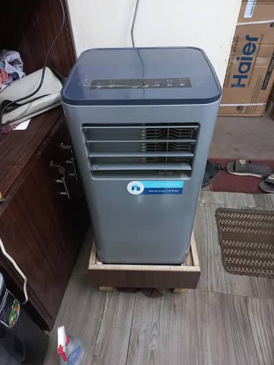 Ac Potable ac 10/10 like new note exhaust pipe and remote missing