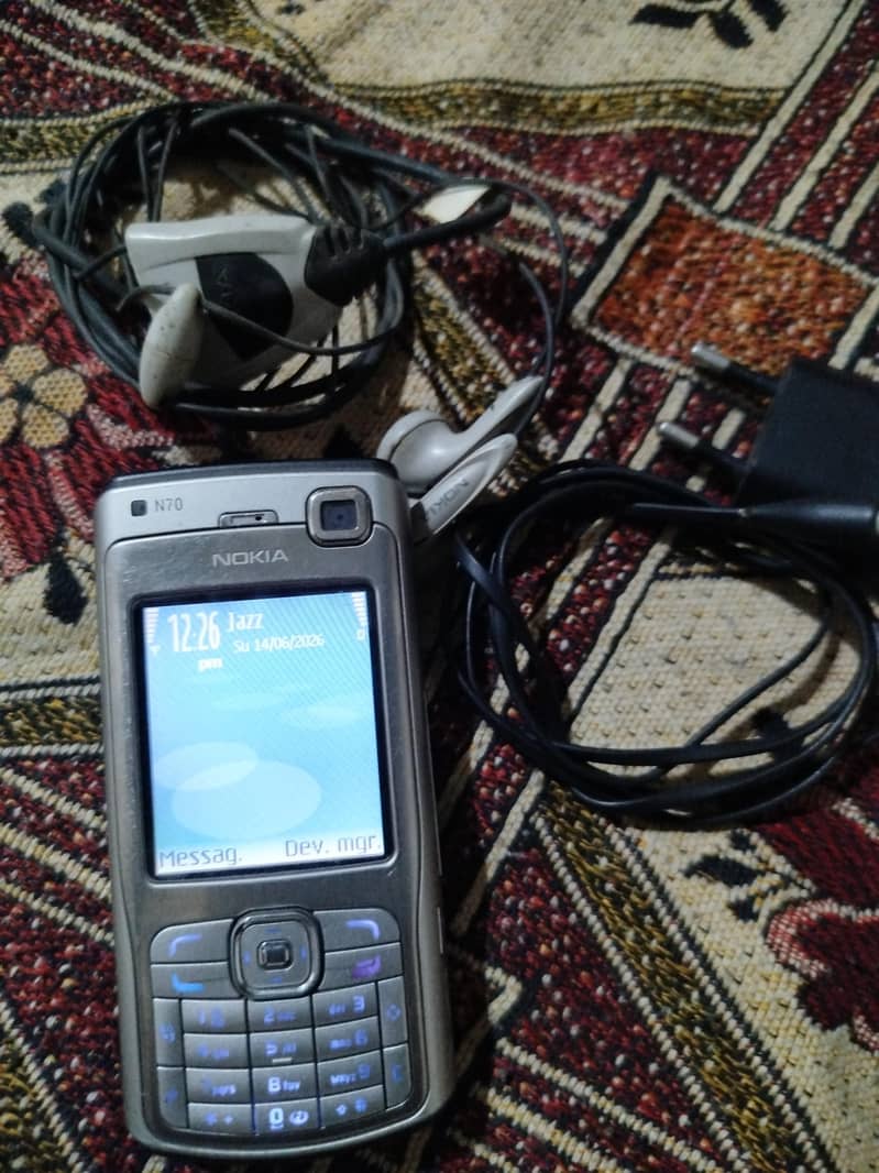 Nokia N70 0