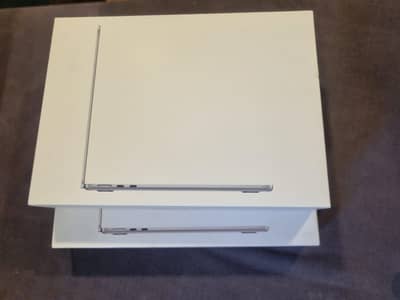 MacBook Air M5  16/512 /.   13 inch   Box pack