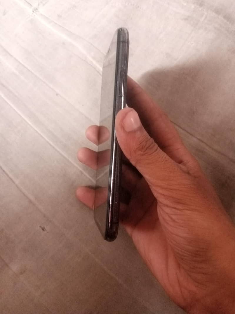 Apple iPhone X 0