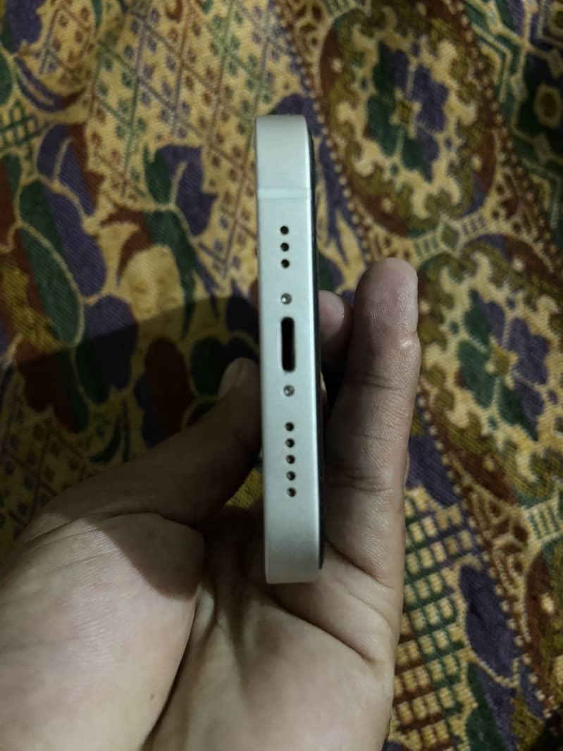 Apple iPhone 13 3