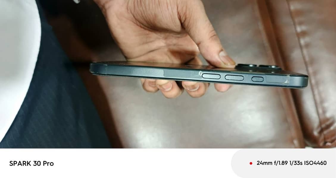 Apple iPhone 16 2