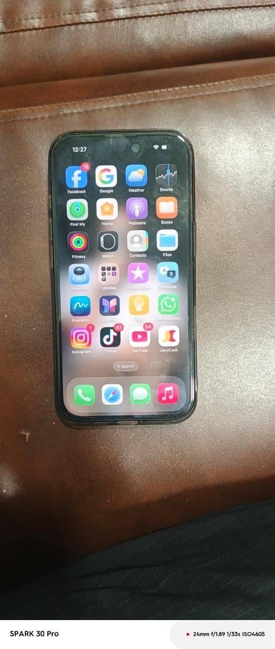 Apple iPhone 16 8