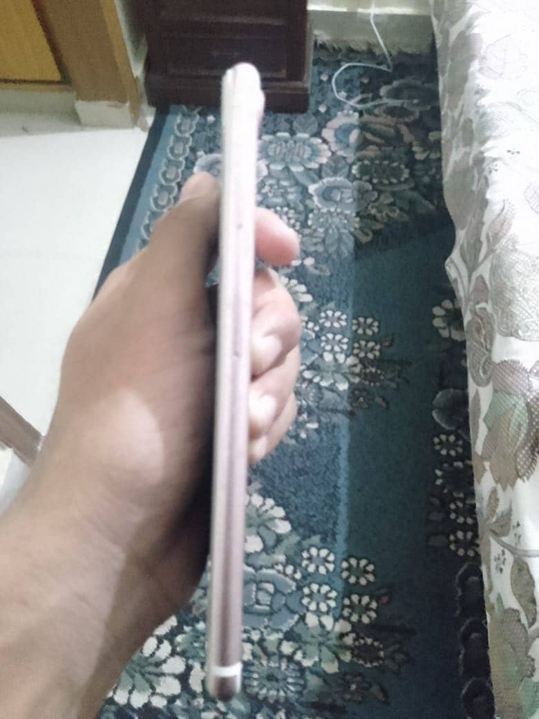 Apple iPhone 7 Plus 2