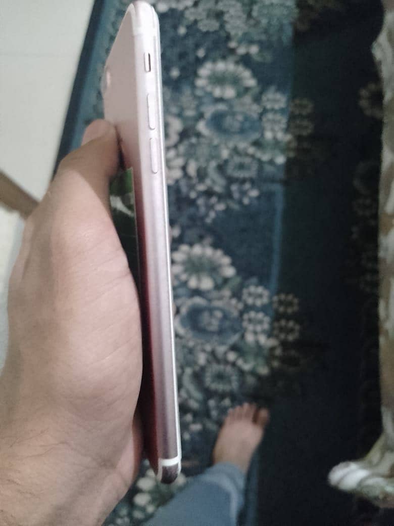 Apple iPhone 7 Plus 4