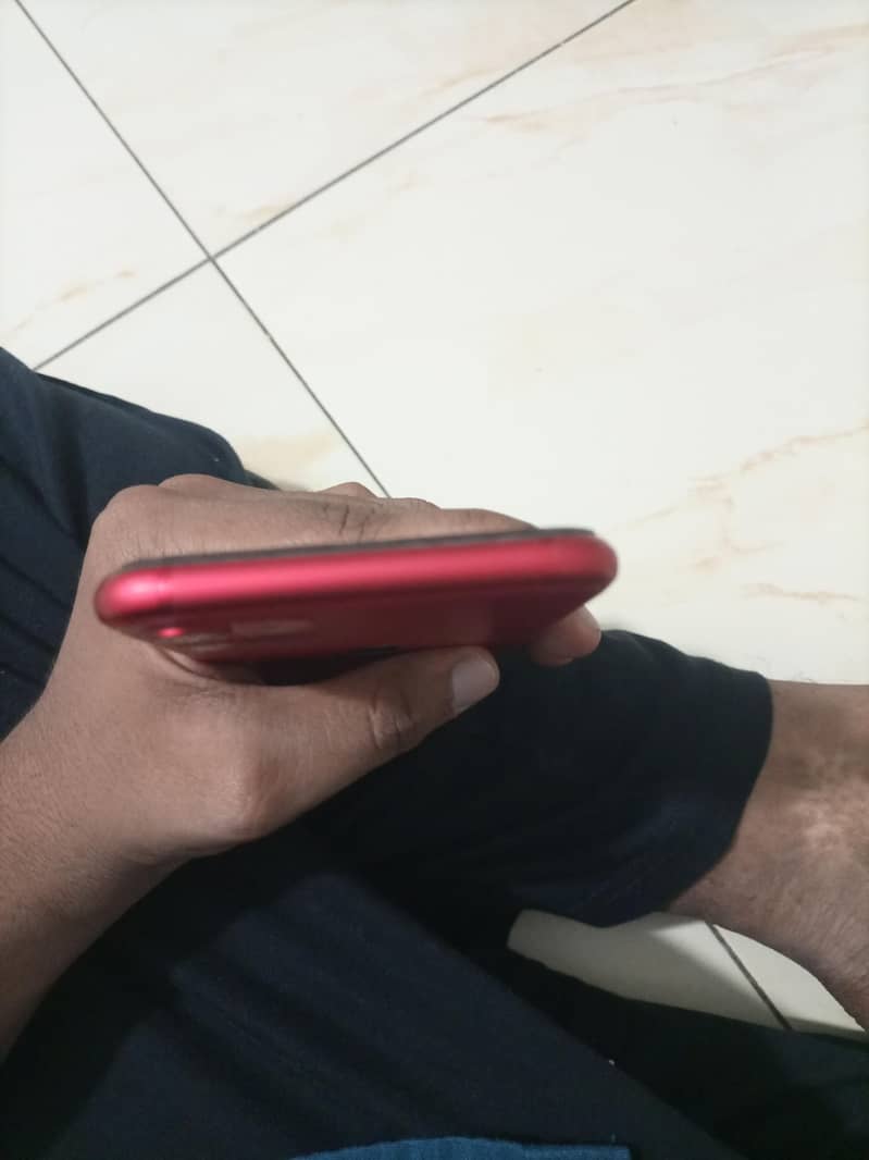 Apple iPhone 11 4