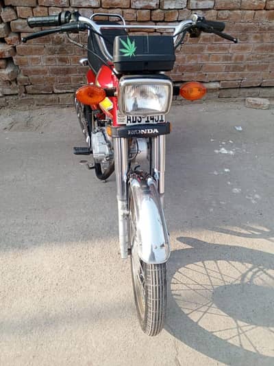 Honda 125 for sale  good condition ha documents complete ha