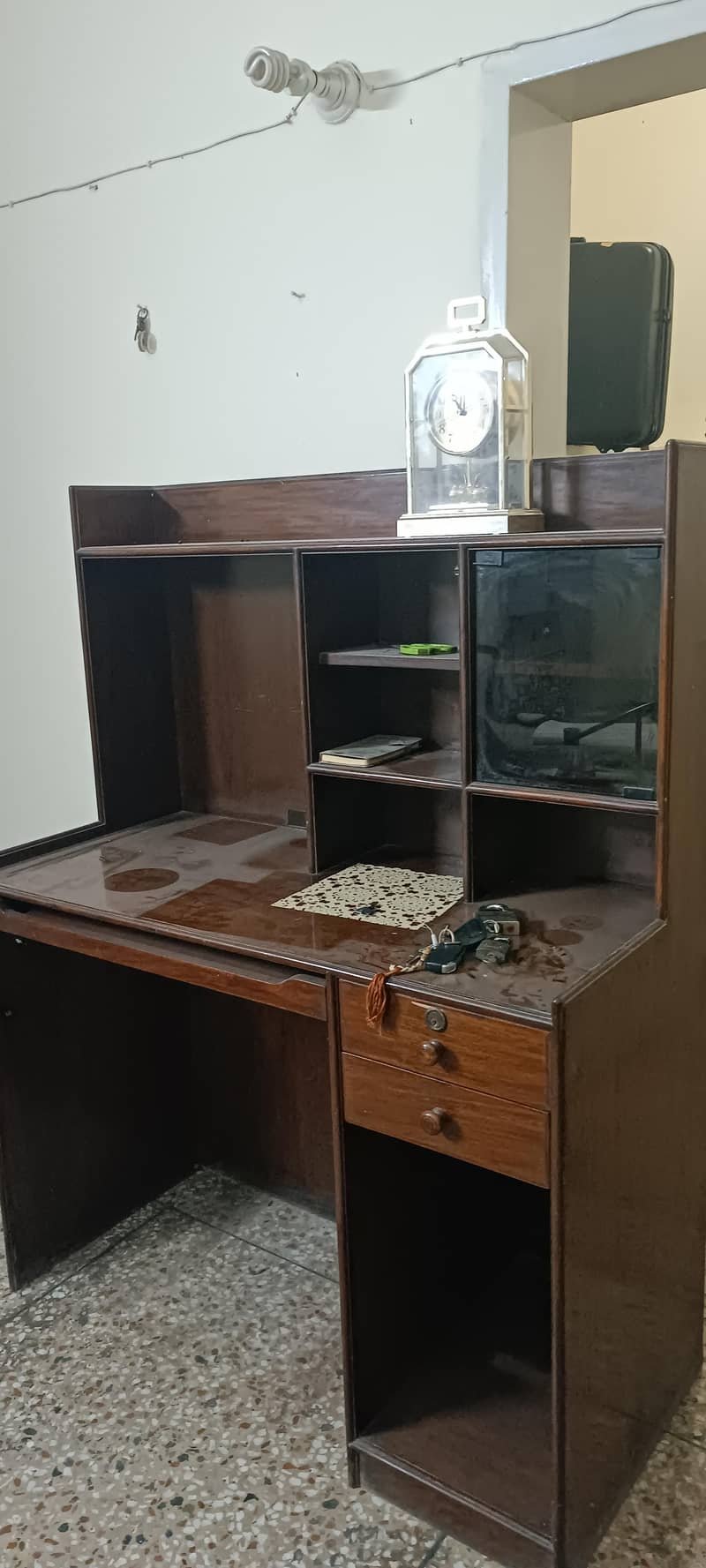Computer Table with Shelves 1