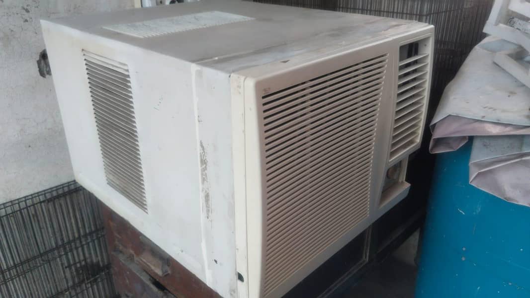 Gree Split Window AC 1