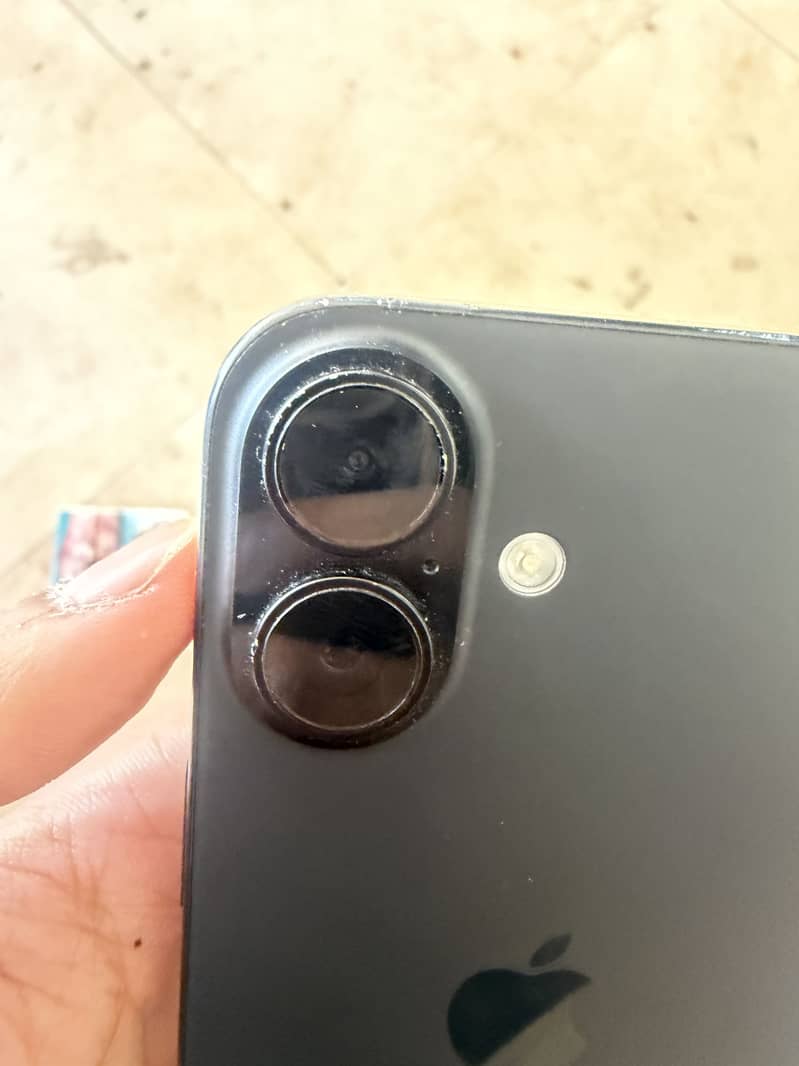 Apple iPhone 16 6