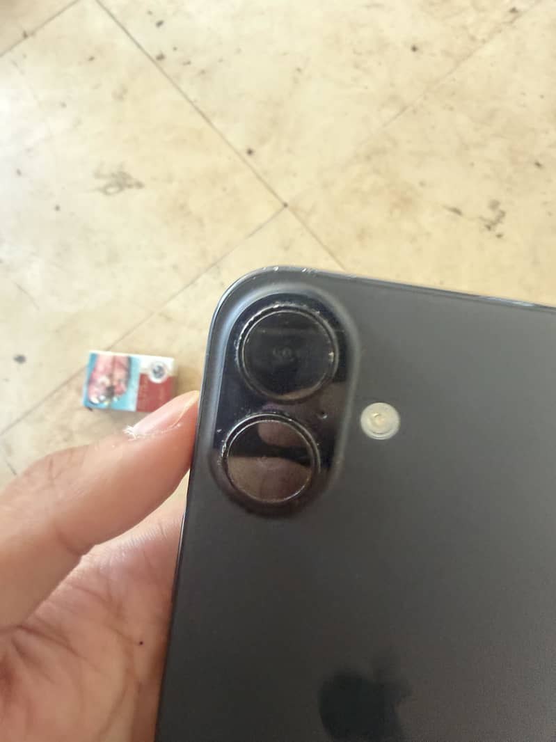 Apple iPhone 16 7