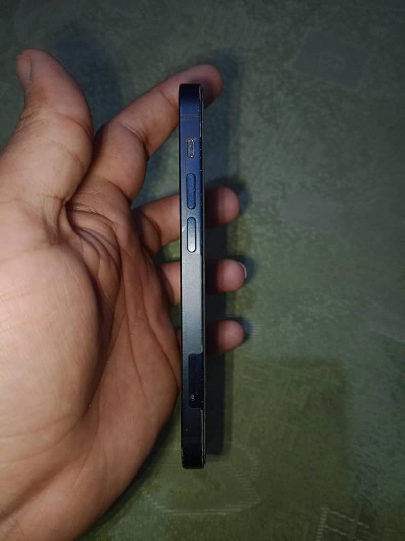 Apple iPhone 12 mini 3
