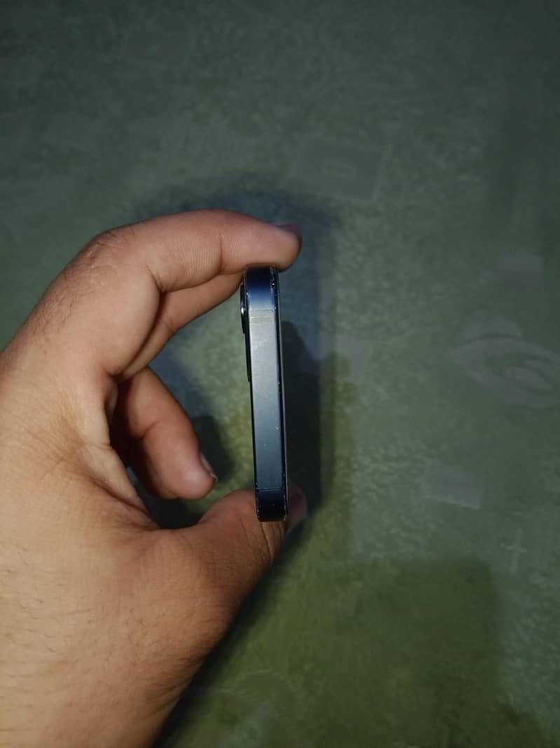 Apple iPhone 12 mini 4