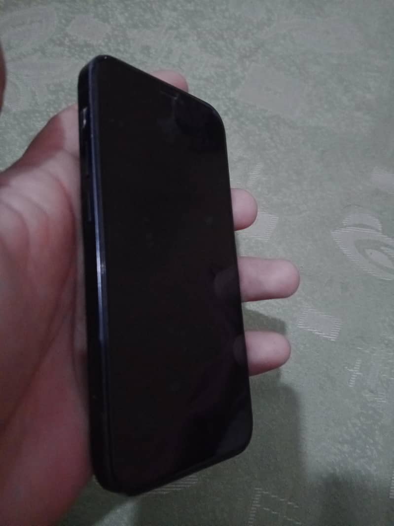 Apple iPhone 12 mini 6