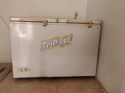 Double Door Waves Freezer - Urgent Sale