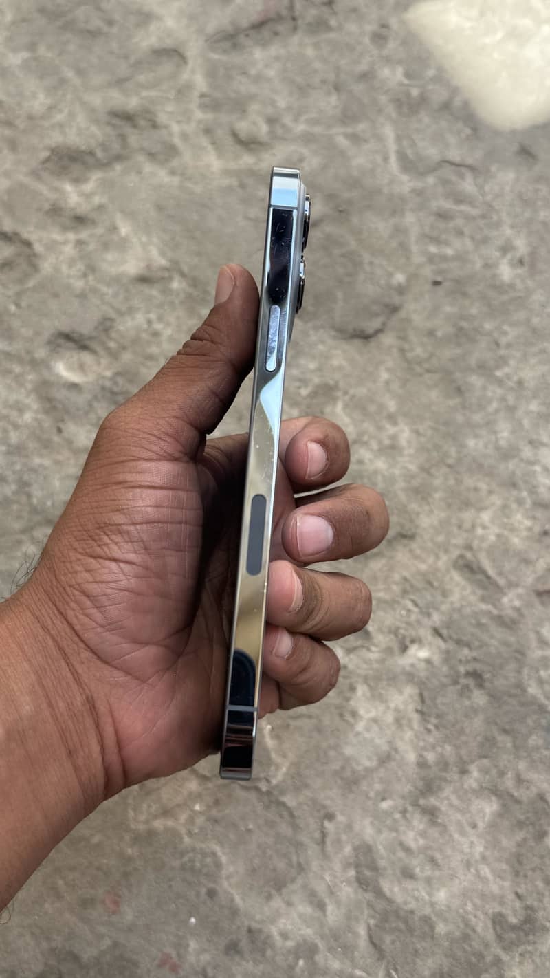 iPhone 13 Pro max 5