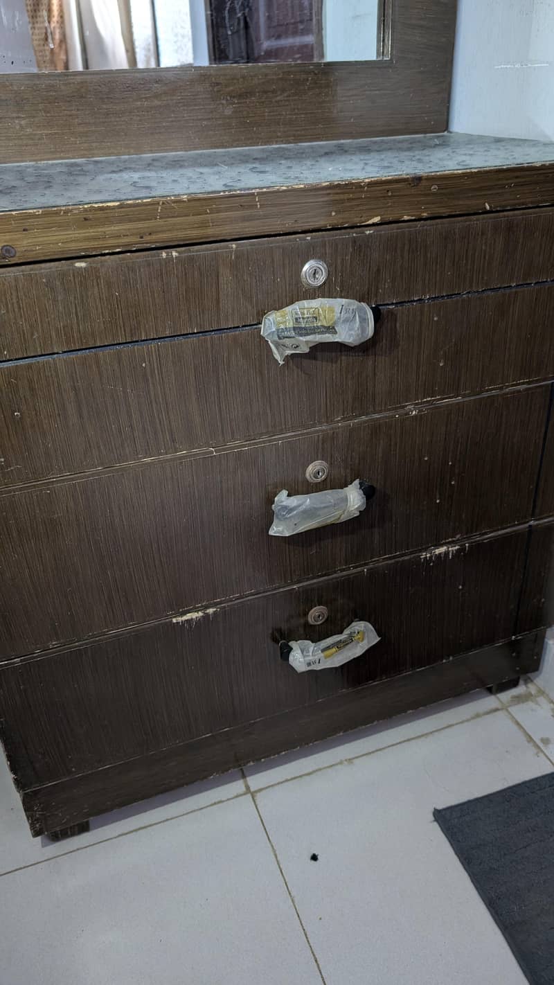 Dressing Table 0