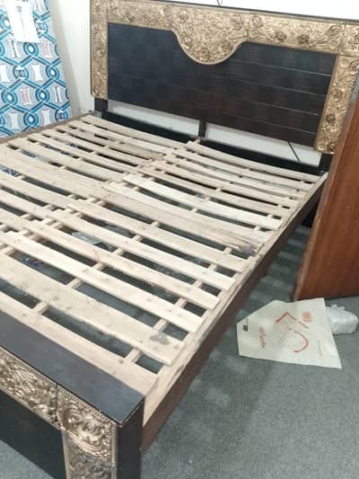 6/6.5 bed with two bedside tables urgent sale