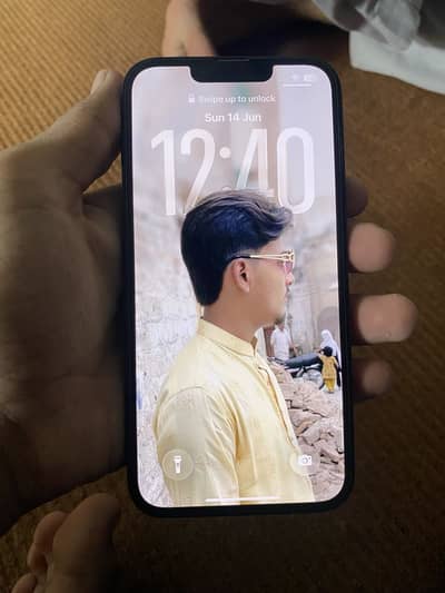 Apple iPhone 13