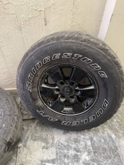 Vigo R15 toyota genuine rims with tyre