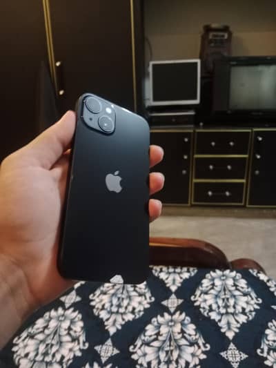 Apple iPhone 13