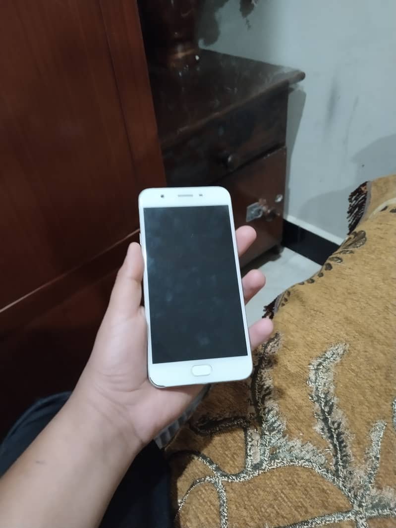 Oppo A57 0