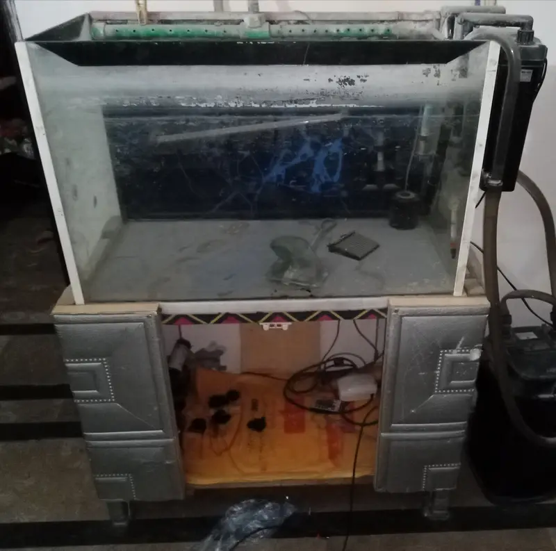 42 Gallons Fish Aquarium for Sale — photo 3