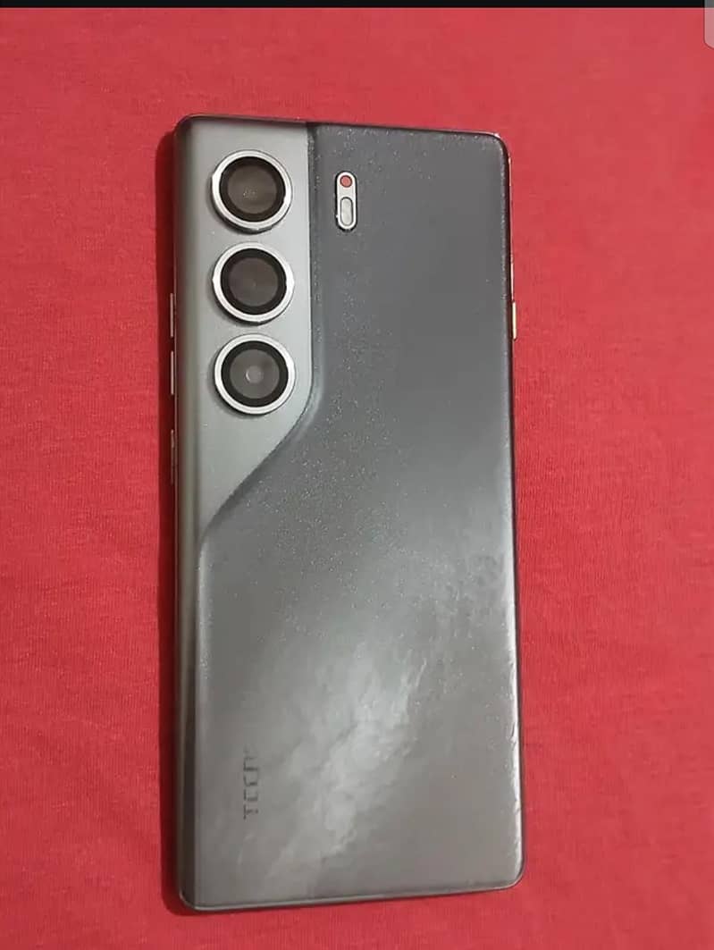 camon 40 Pro 2