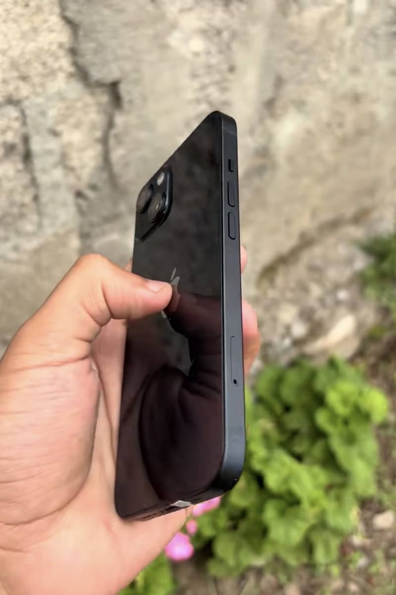 Apple iPhone 13 1