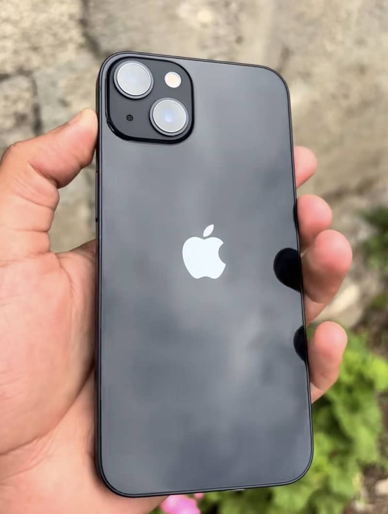 Apple iPhone 13 2