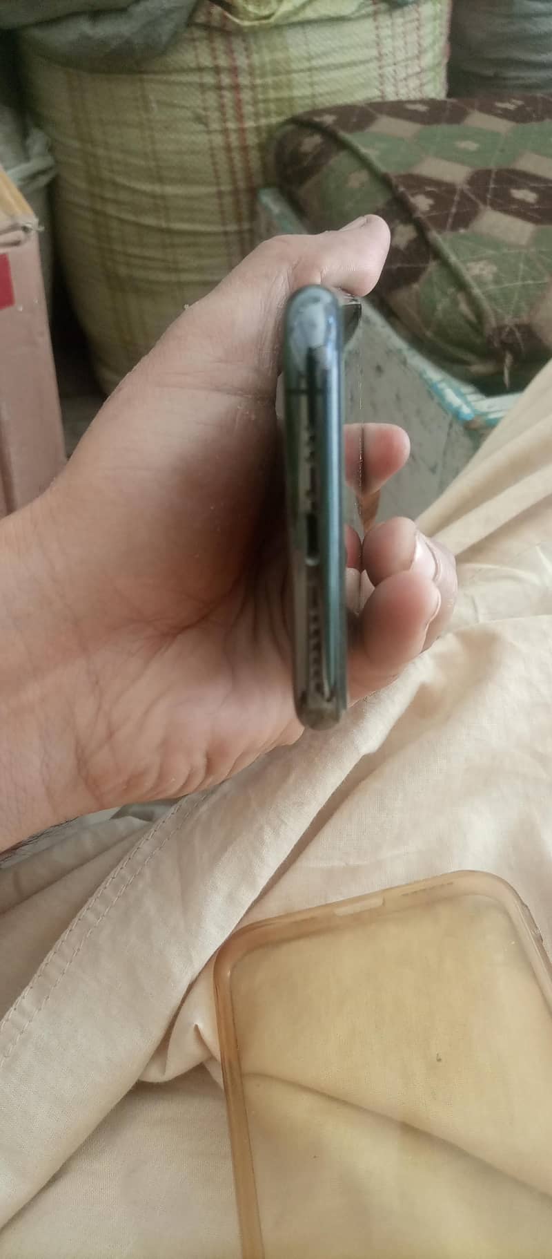 Apple iPhone 11 Pro 4