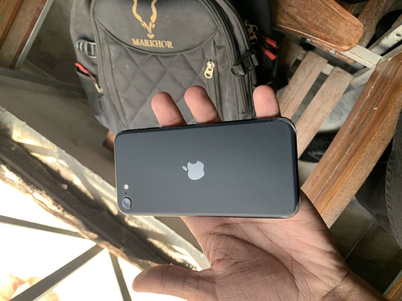 Apple iPhone SE 0
