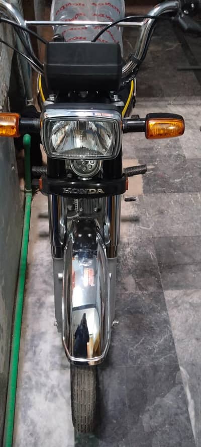 Honda cd 70 bike ha