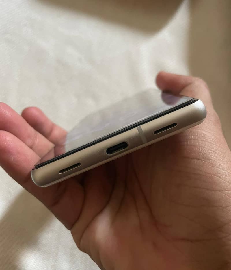 Google Pixel 7A 3