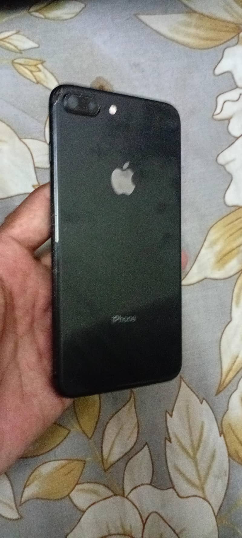 Apple iPhone 8 Plus 3