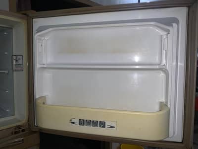 Dawlance Refrigerators large size urgent sale