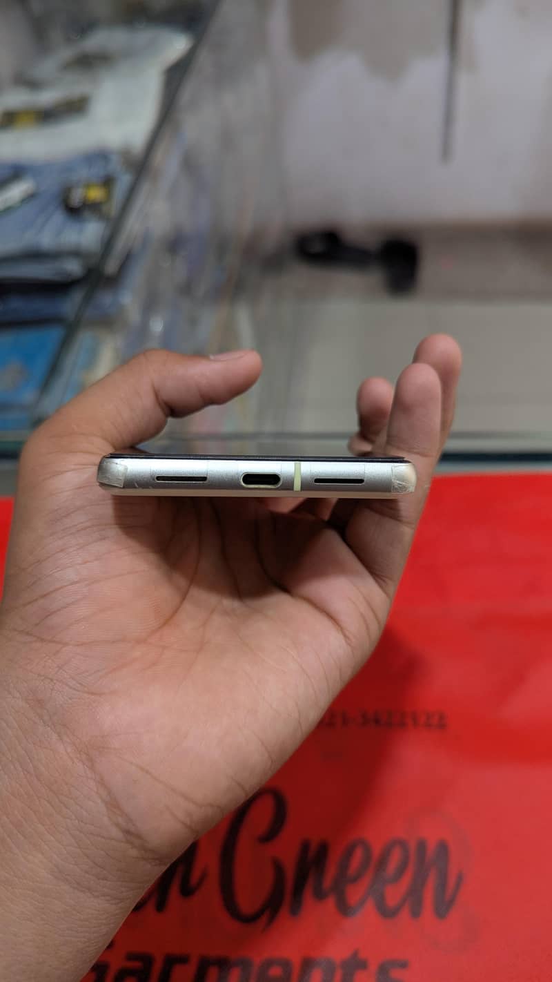 Google Pixel 7 13