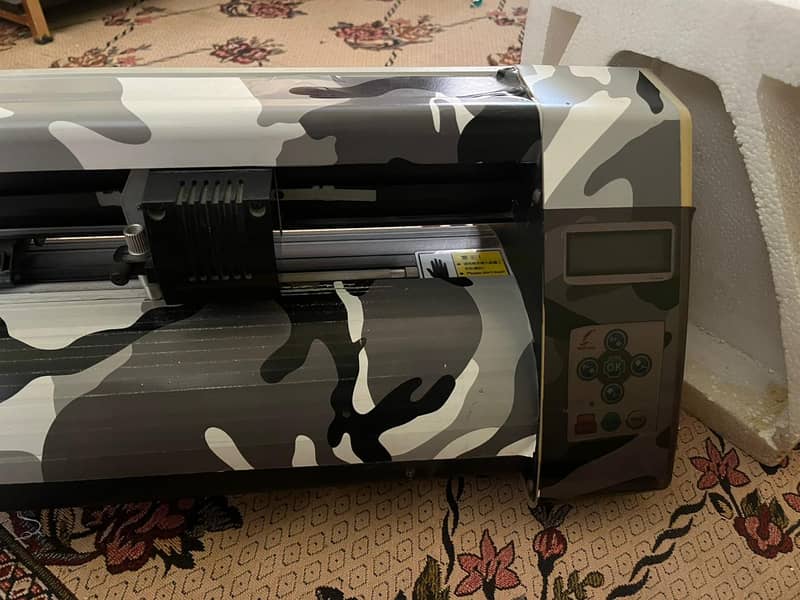 red sell cutting plotter 1