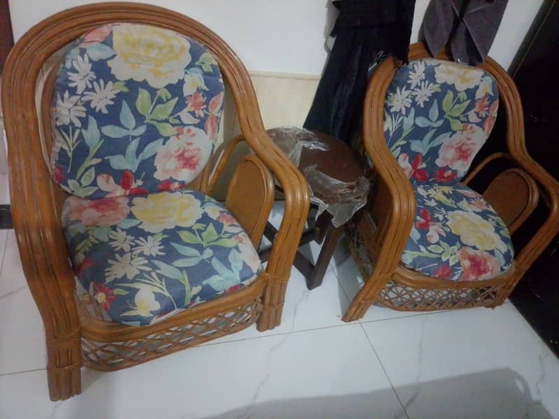 chairs with table 0