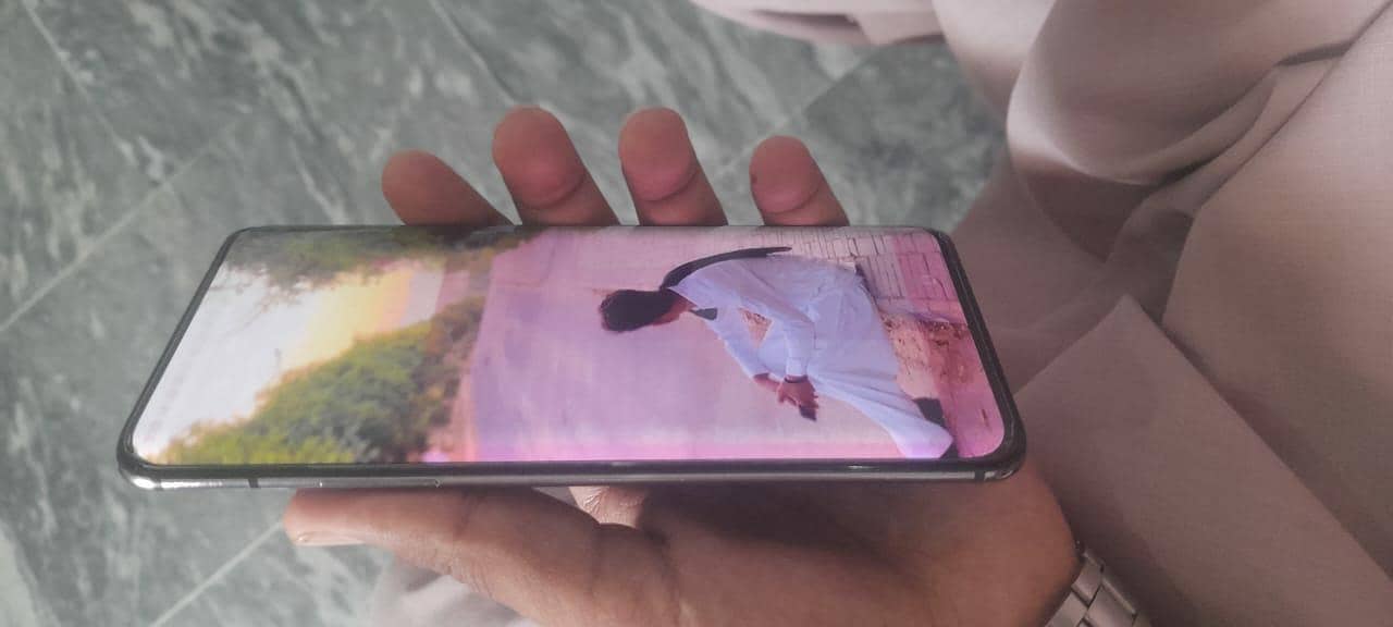 One Plus 7 Pro 5