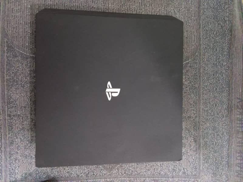 PS 4 Pro 0