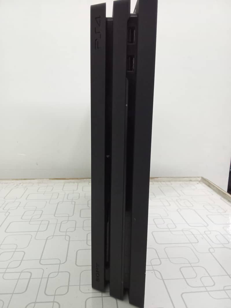 PS 4 Pro 1