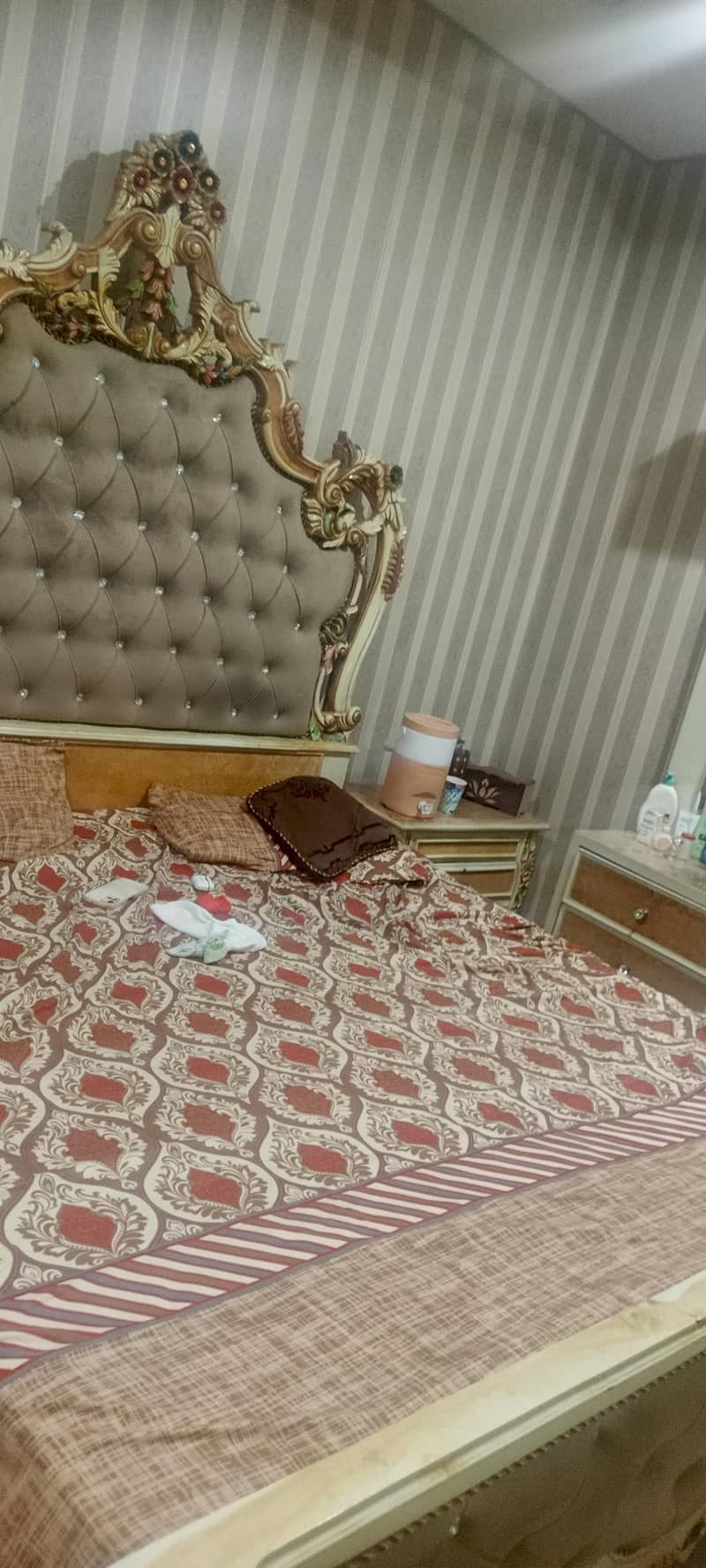 bed set Available 2