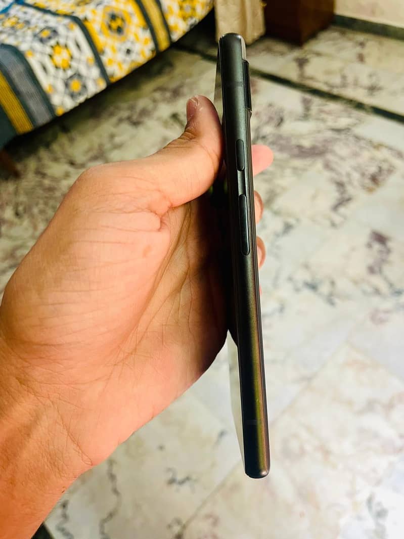 Google Pixel 6a 5