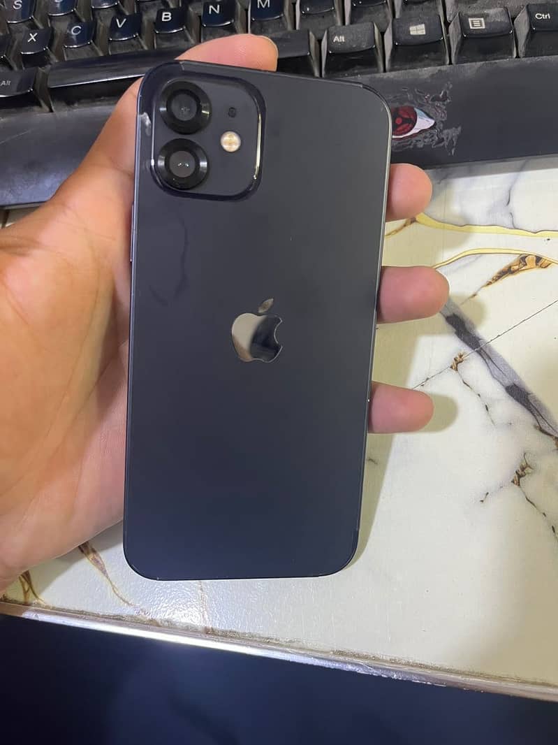 Apple iPhone 12 3