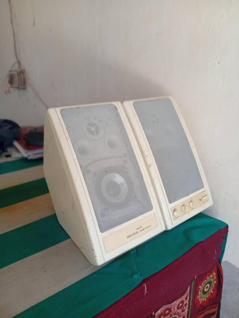 Multi. Media speaker system 0